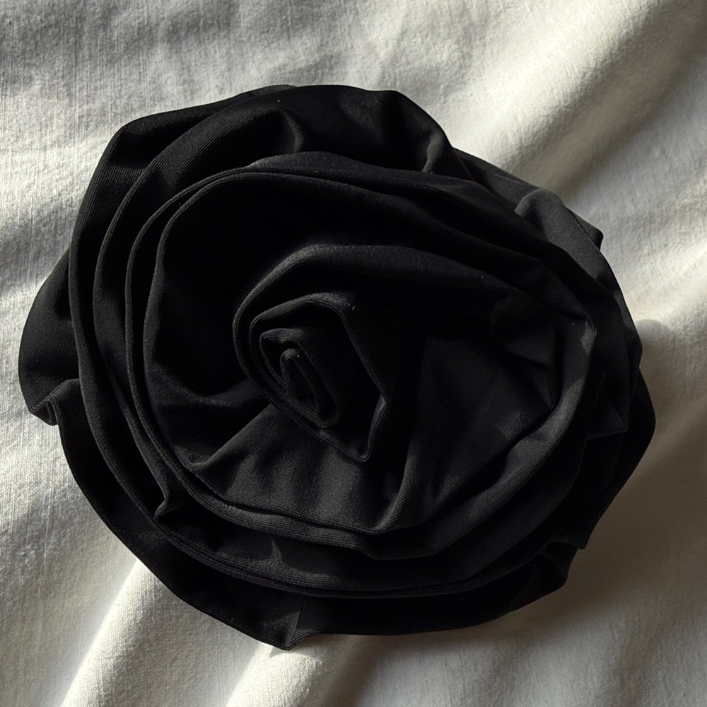 Knix Swim Rosette Brooch black